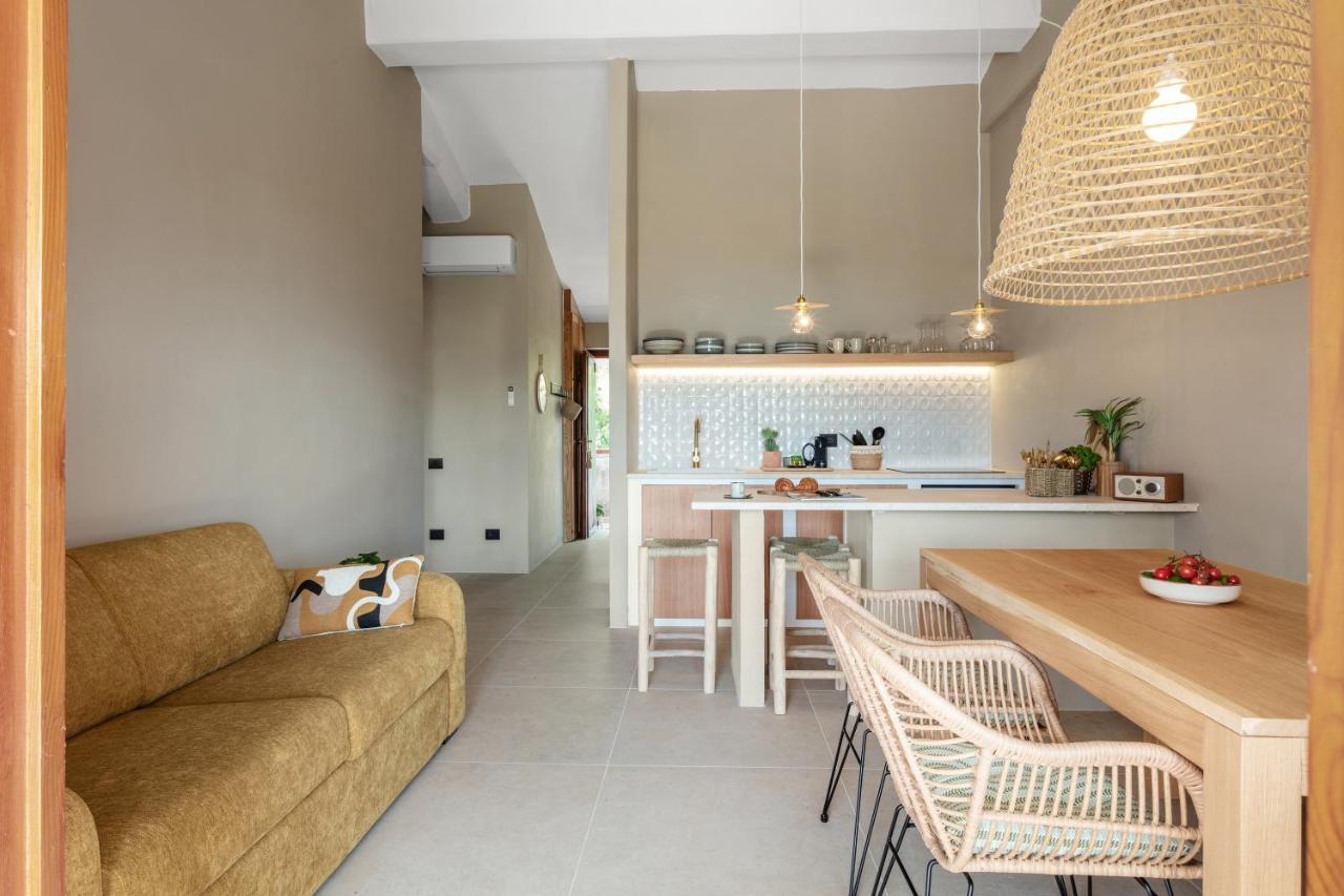 Baia Dorata Beach Apartment Porto Istana Buitenkant foto