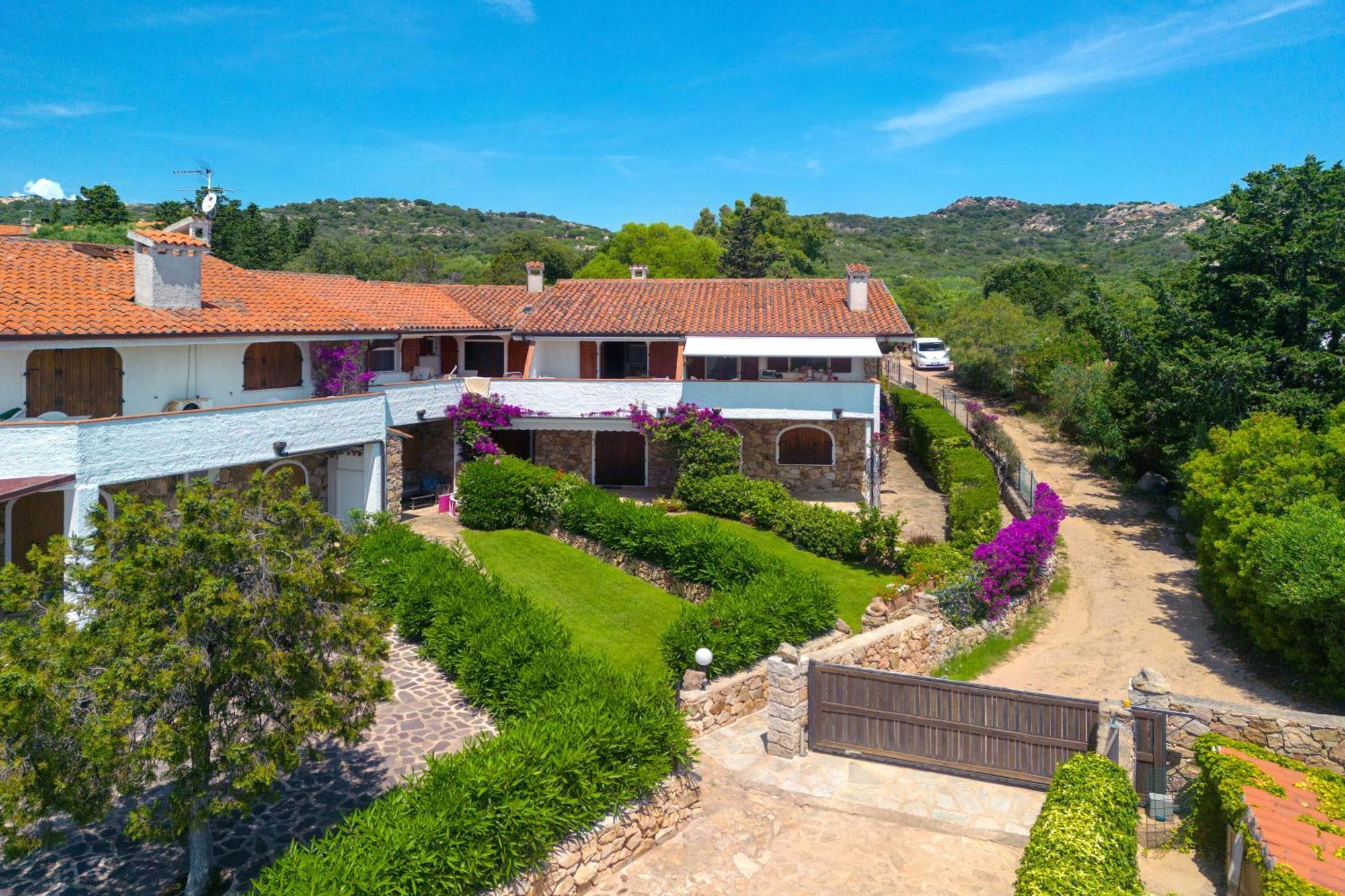 Baia Dorata Beach Apartment Porto Istana Buitenkant foto