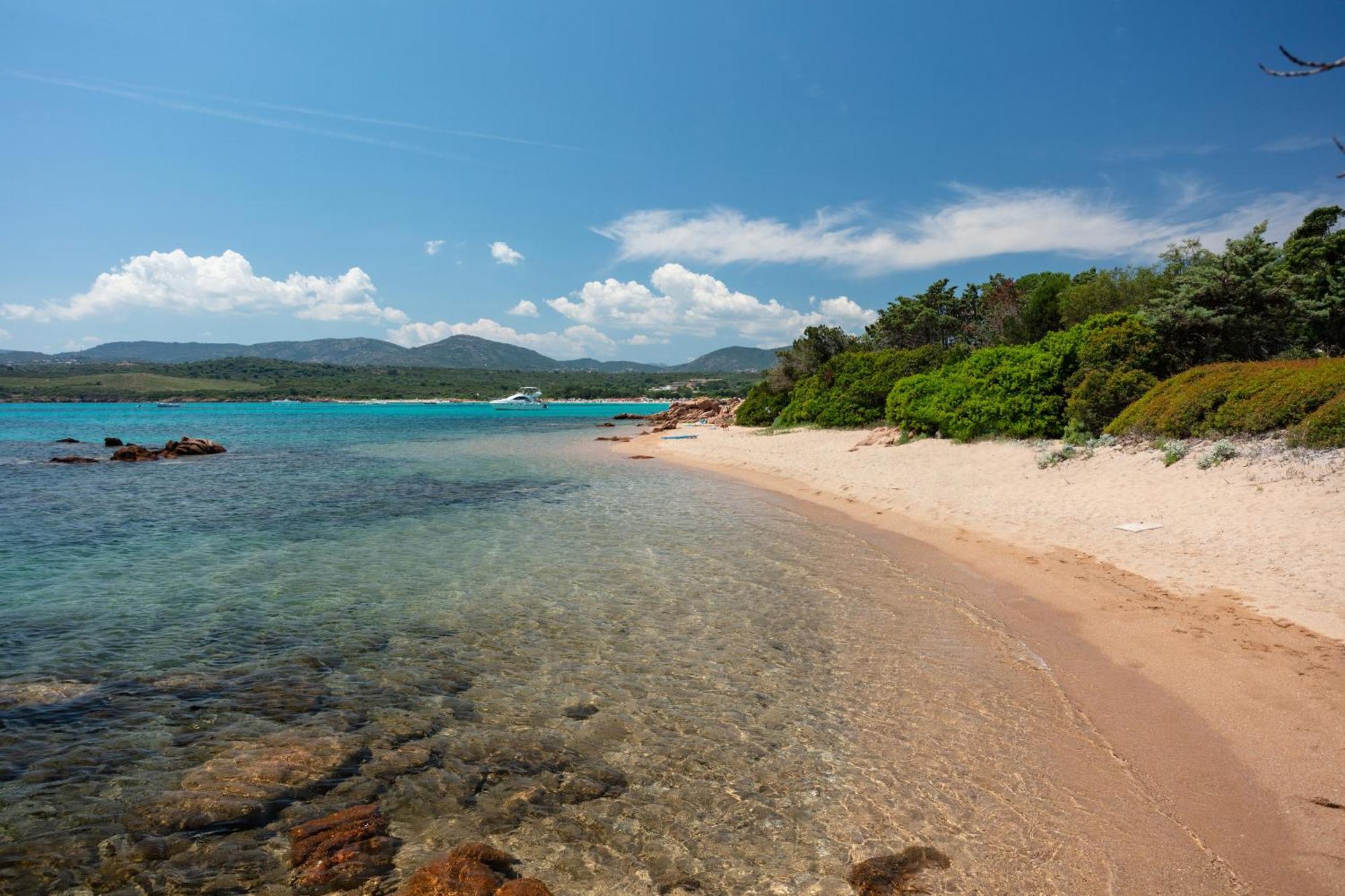Baia Dorata Beach Apartment Porto Istana Buitenkant foto
